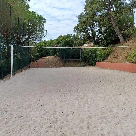 Apartman Climatise Avec Terrasse Et Apercu - Golf De St Tropez *