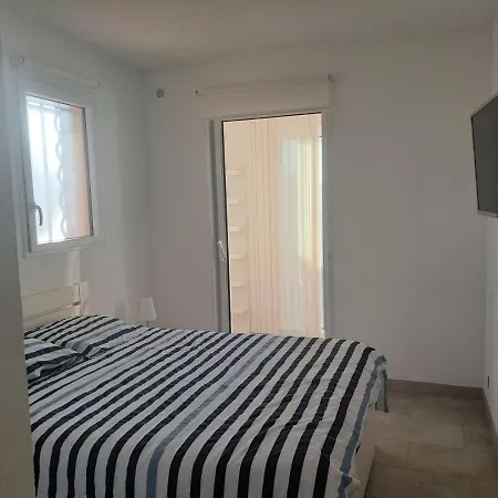 Apartman Climatise Avec Terrasse Et Apercu - Golf De St Tropez *