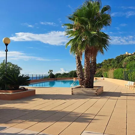 Climatise Avec Terrasse Et Apercu - Golfe De Saint-tropez شقة